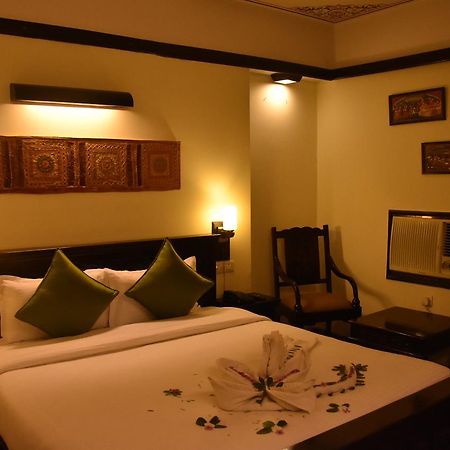 Hotel Ram Vilas Jaipur Buitenkant foto