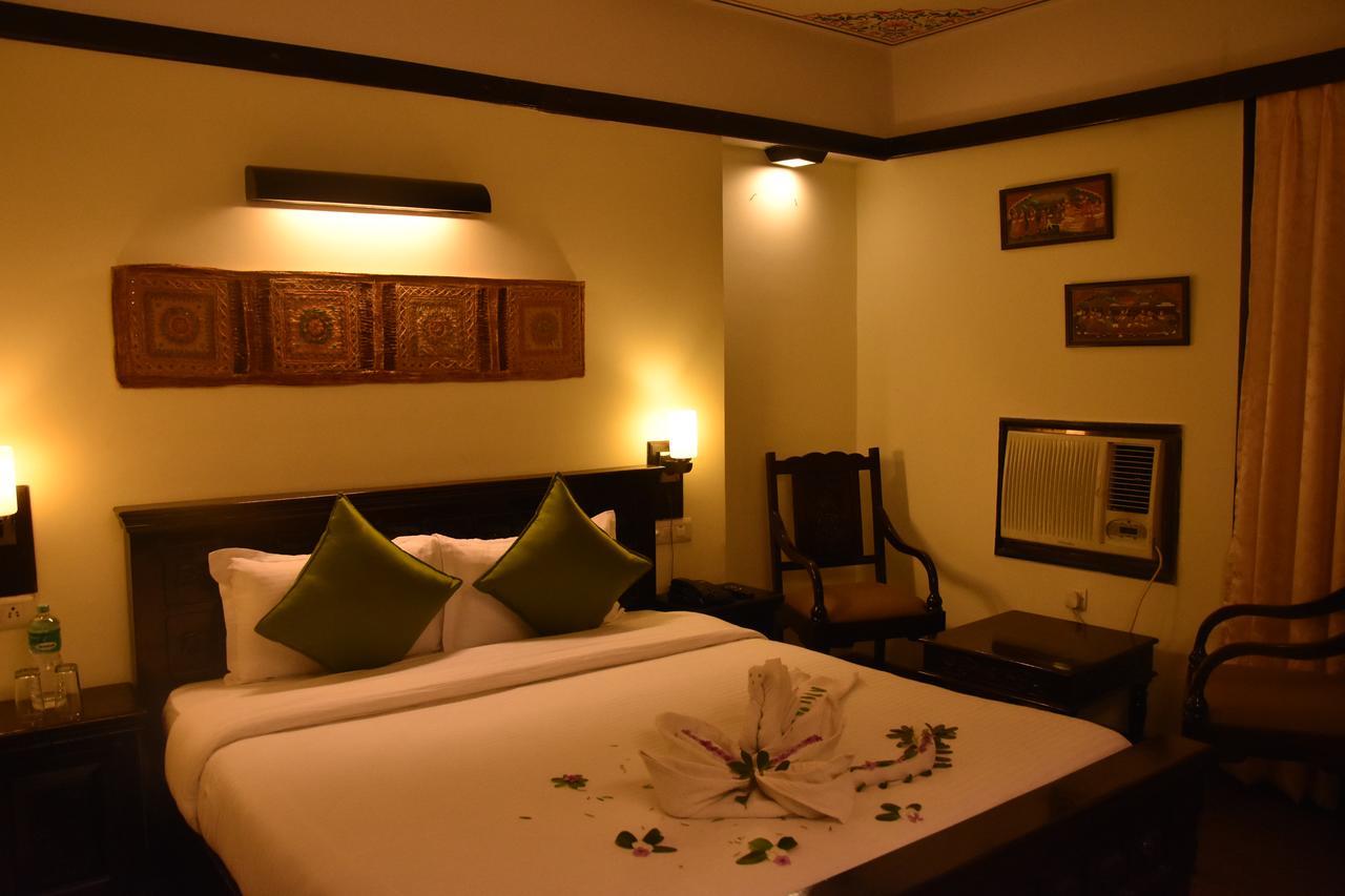 Hotel Ram Vilas Jaipur Buitenkant foto